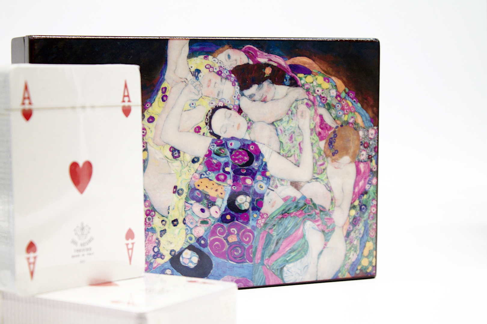 giocare a scacchi, scacchiere Roma, scacchiere via tuscolana, scacchiere in legno, set per il poker Roma, acquisto set poker Roma, acquisto scacchiere da viaggio Roma, amanti degli scacchi Roma, articoli da gioco Roma, divertirsi RomaI giochi perfetti per una serata con gli amici. Scacchi per tutti gli amanti del gioco.
Fiches e set per poker eleganti.