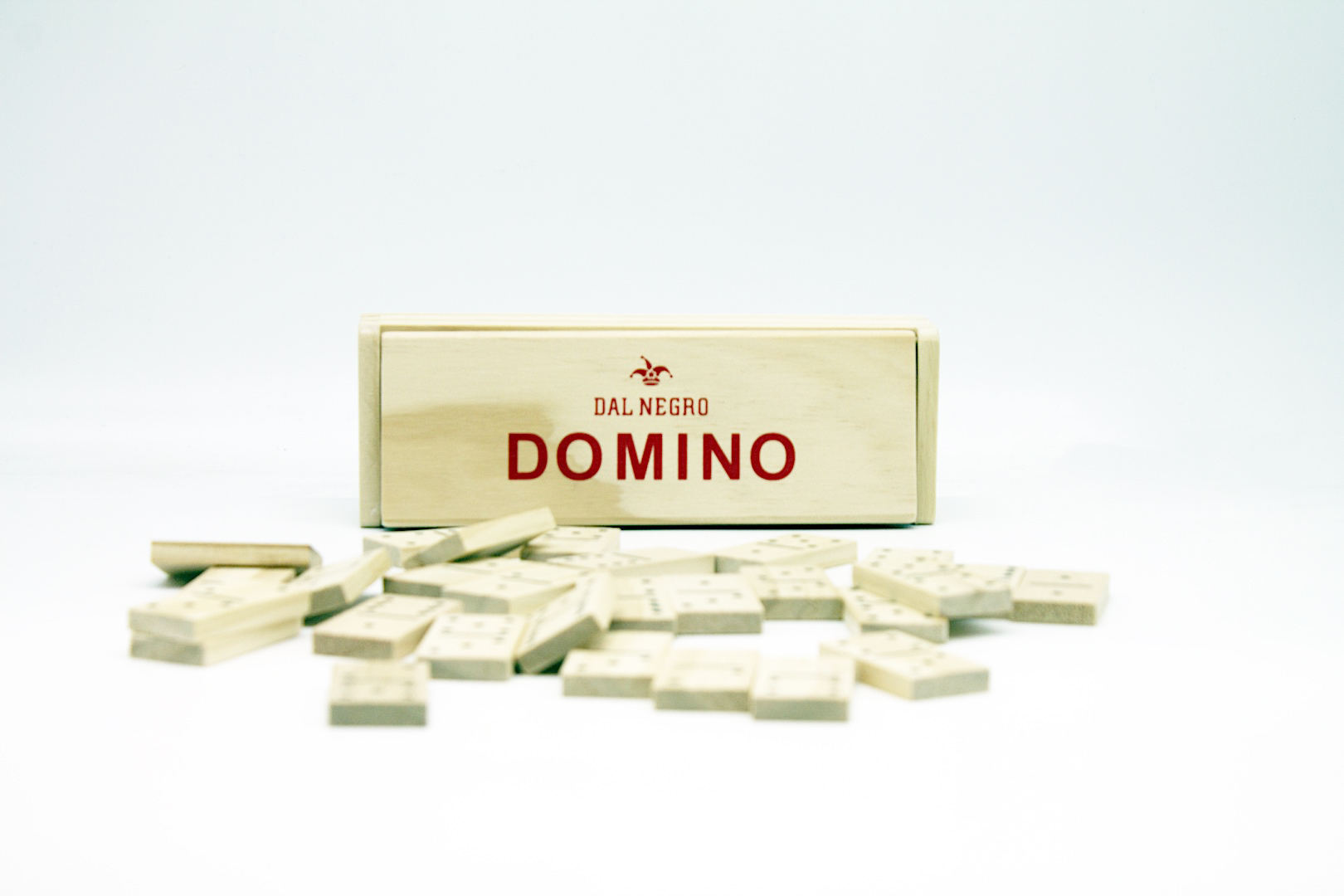 giocare a scacchi, scacchiere Roma, scacchiere via tuscolana, scacchiere in legno, set per il poker Roma, acquisto set poker Roma, acquisto scacchiere da viaggio Roma, amanti degli scacchi Roma, articoli da gioco Roma, divertirsi RomaI giochi perfetti per una serata con gli amici. Scacchi per tutti gli amanti del gioco.
Fiches e set per poker eleganti.