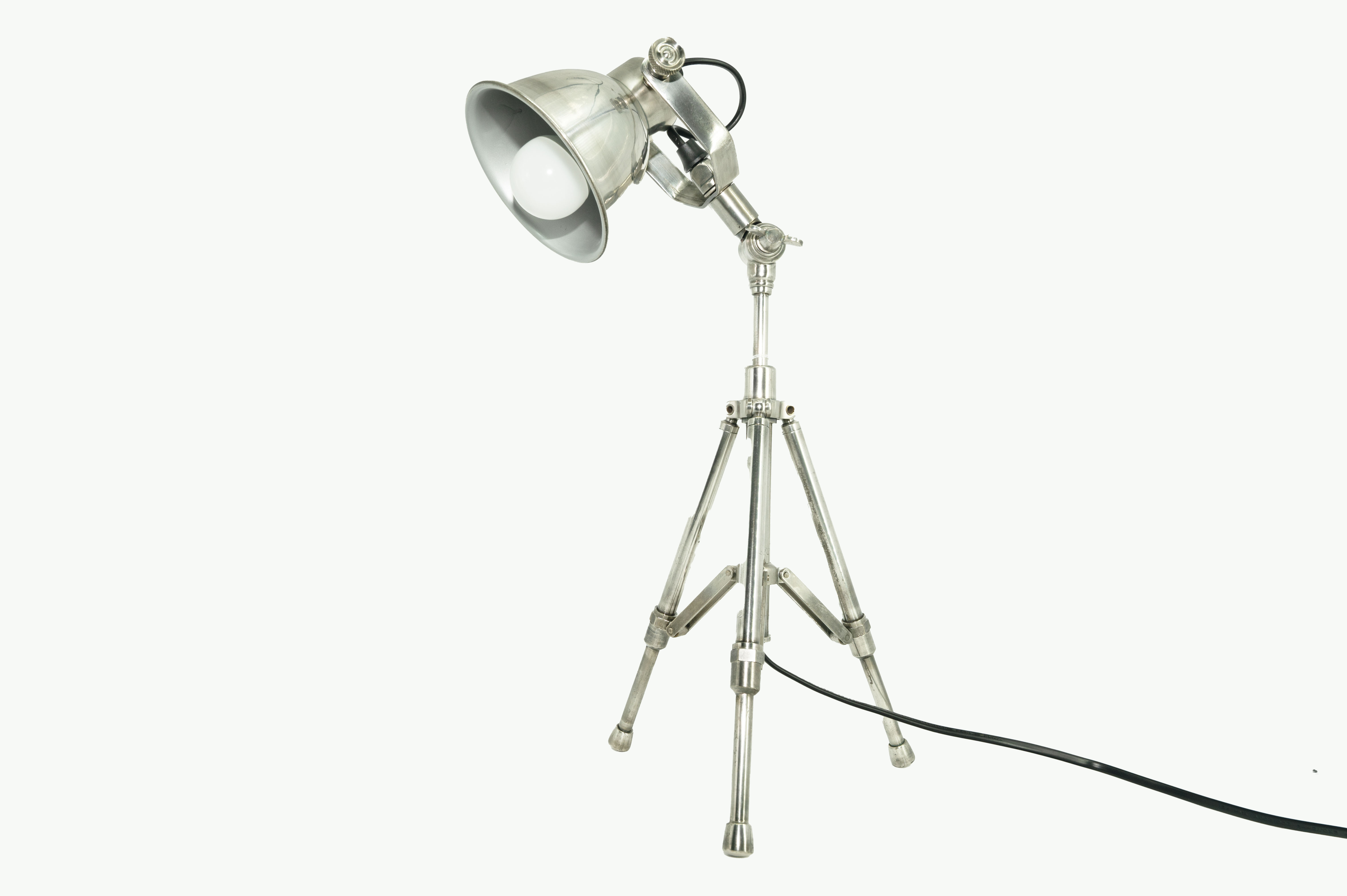 oggetti per l'arredo della casa a Roma, oggetti per l'arredo del tuo ufficio, oggetti per l'arredo della tua barca, quadri, oggetti da parete, orologi da muro, orologi da tavolo, uova di struzzo a Roma, uova di struzzoOggetti eleganti, stravaganti e classici per arredare la tua casa, il tuo studio, il tuo negozio, la tua barca: qualsiasi luogo che ami.