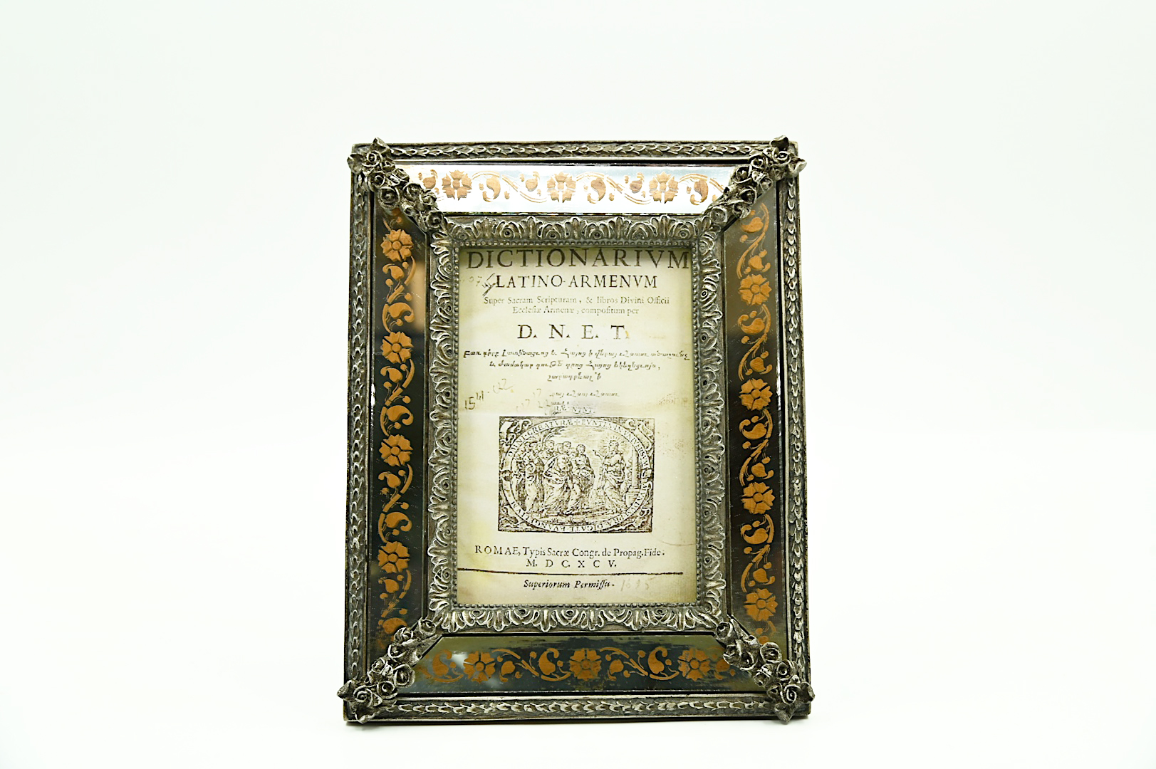 oggetti per l'arredo della casa a Roma, oggetti per l'arredo del tuo ufficio, oggetti per l'arredo della tua barca, quadri, oggetti da parete, orologi da muro, orologi da tavolo, uova di struzzo a Roma, uova di struzzoOggetti eleganti, stravaganti e classici per arredare la tua casa, il tuo studio, il tuo negozio, la tua barca: qualsiasi luogo che ami.