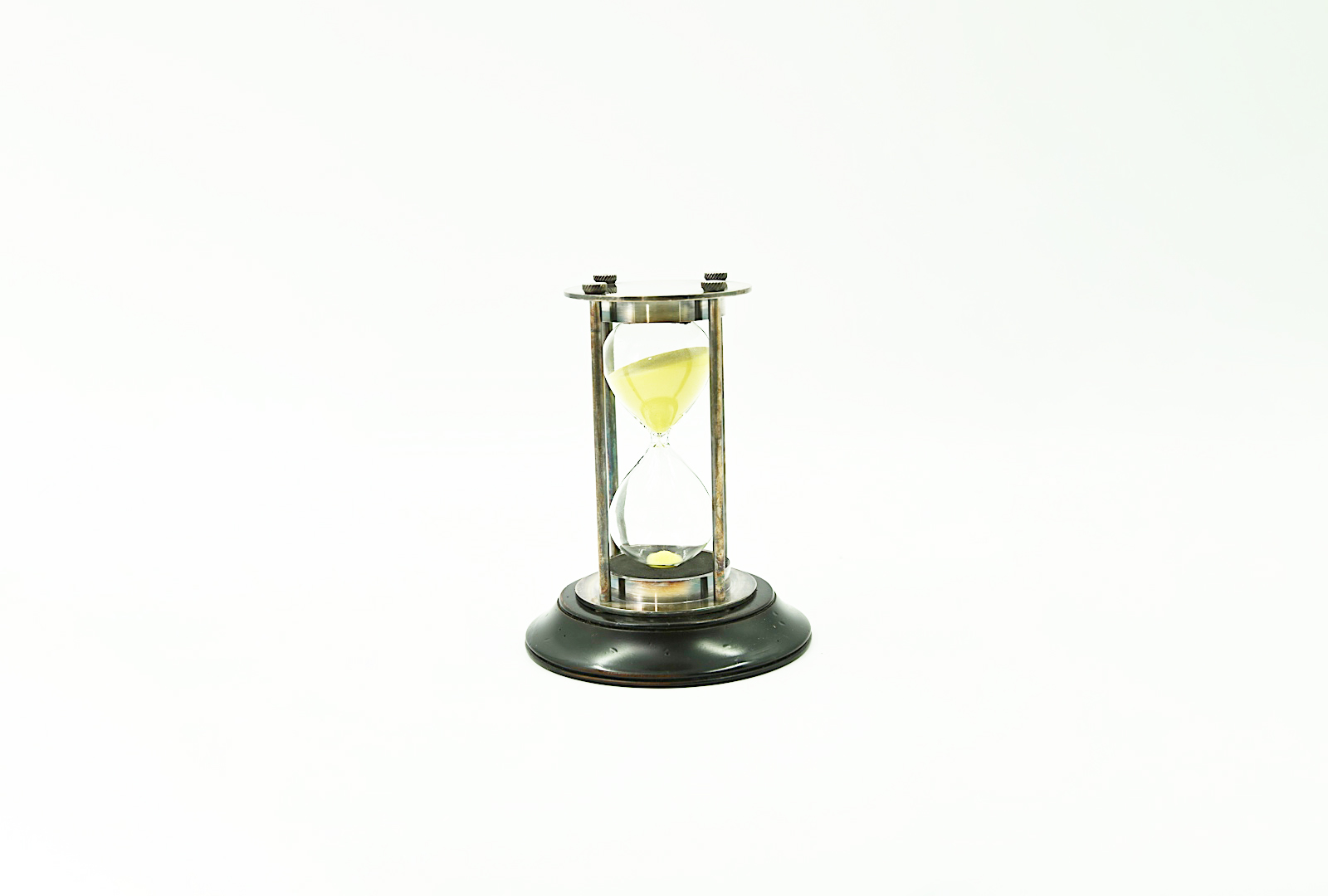 oggetti per l'arredo della casa a Roma, oggetti per l'arredo del tuo ufficio, oggetti per l'arredo della tua barca, quadri, oggetti da parete, orologi da muro, orologi da tavolo, uova di struzzo a Roma, uova di struzzoOggetti eleganti, stravaganti e classici per arredare la tua casa, il tuo studio, il tuo negozio, la tua barca: qualsiasi luogo che ami.