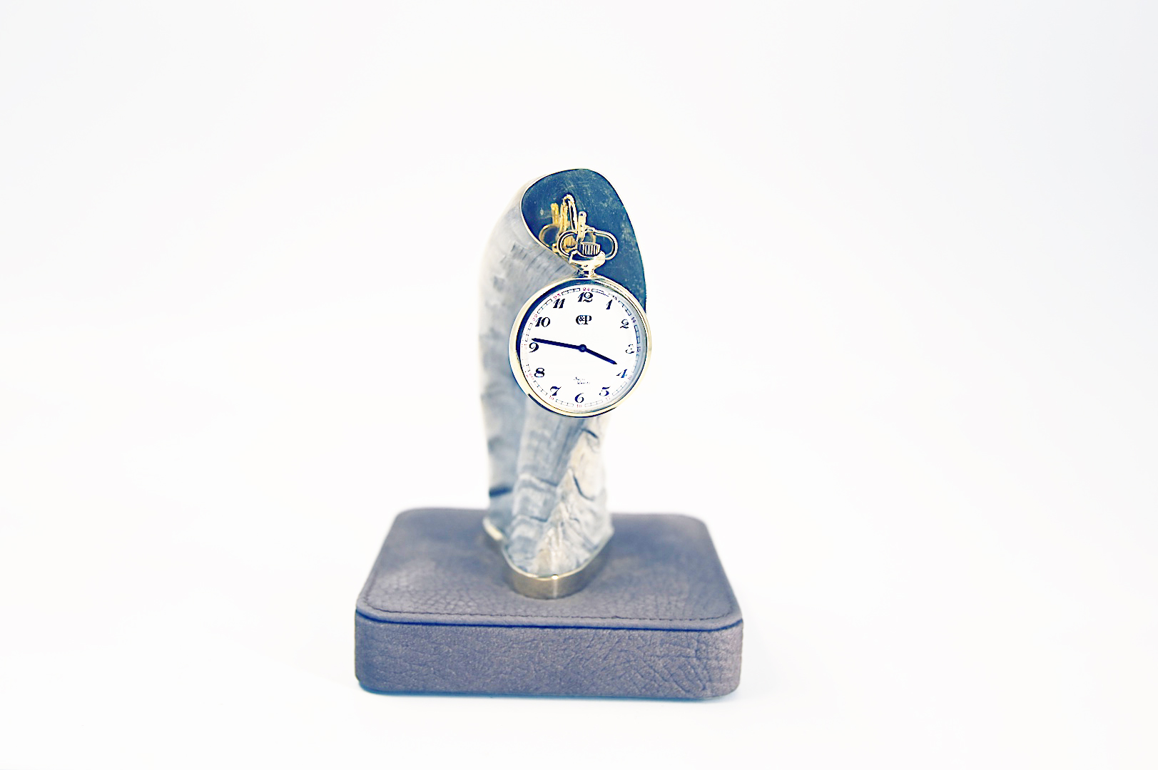 oggetti per l'arredo della casa a Roma, oggetti per l'arredo del tuo ufficio, oggetti per l'arredo della tua barca, quadri, oggetti da parete, orologi da muro, orologi da tavolo, uova di struzzo a Roma, uova di struzzoOggetti eleganti, stravaganti e classici per arredare la tua casa, il tuo studio, il tuo negozio, la tua barca: qualsiasi luogo che ami.