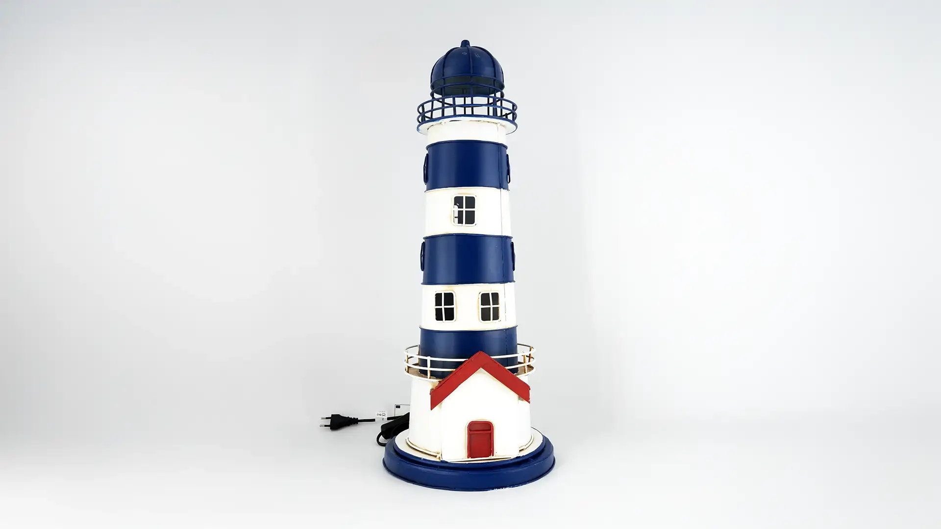 oggetti per l'arredo della casa a Roma, oggetti per l'arredo del tuo ufficio, oggetti per l'arredo della tua barca, quadri, oggetti da parete, orologi da muro, orologi da tavolo, uova di struzzo a Roma, uova di struzzoOggetti eleganti, stravaganti e classici per arredare la tua casa, il tuo studio, il tuo negozio, la tua barca: qualsiasi luogo che ami.