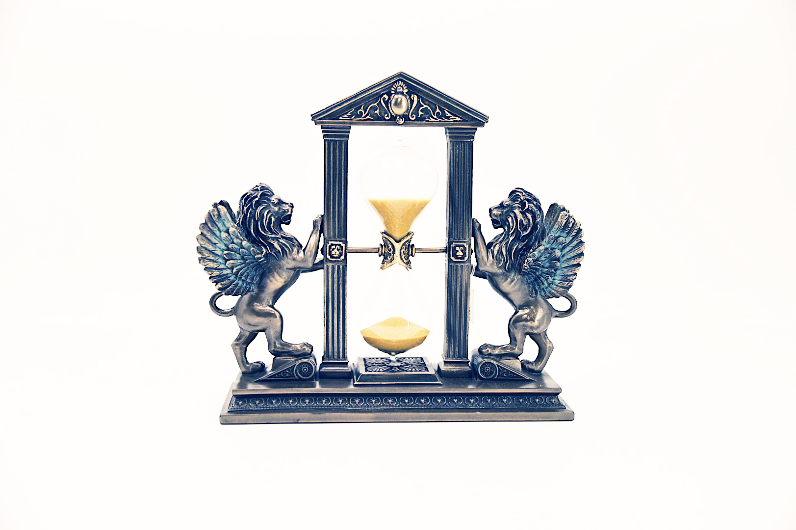 oggetti per l'arredo della casa a Roma, oggetti per l'arredo del tuo ufficio, oggetti per l'arredo della tua barca, quadri, oggetti da parete, orologi da muro, orologi da tavolo, uova di struzzo a Roma, uova di struzzoOggetti eleganti, stravaganti e classici per arredare la tua casa, il tuo studio, il tuo negozio, la tua barca: qualsiasi luogo che ami.