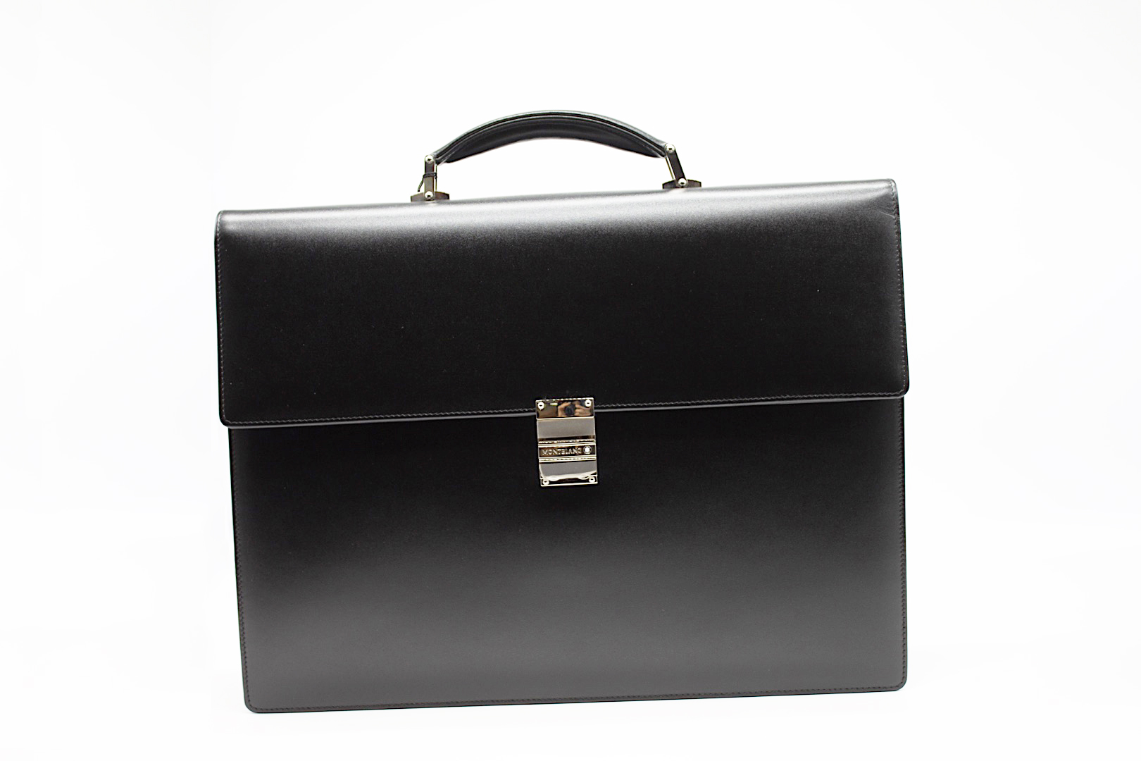 borse in pelle, agende in pelle, portafogli in pelle, cinte in pelle, portachiavi multipli, portafogli montblanc, oggetti di pelletteria RomaIl nostro reparto di oggetti in pelle presenta articoli dallo stile iconico e raffinato adatti per occasioni di ogni genere. 