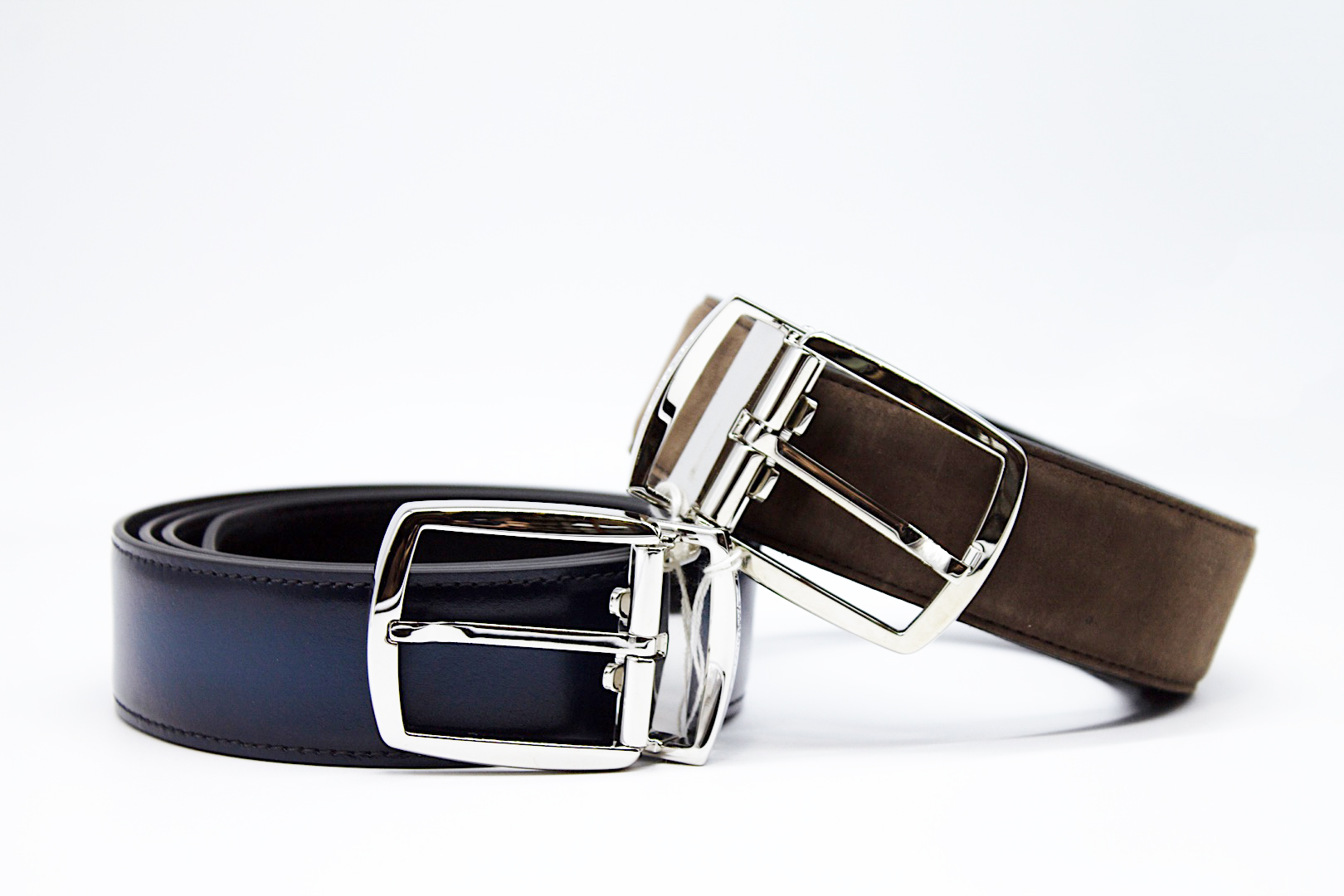 borse in pelle, agende in pelle, portafogli in pelle, cinte in pelle, portachiavi multipli, portafogli montblanc, oggetti di pelletteria RomaIl nostro reparto di oggetti in pelle presenta articoli dallo stile iconico e raffinato adatti per occasioni di ogni genere. 