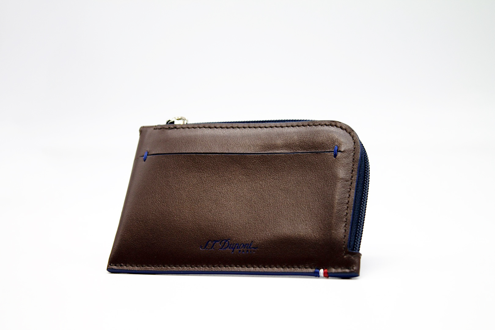 borse in pelle, agende in pelle, portafogli in pelle, cinte in pelle, portachiavi multipli, portafogli montblanc, oggetti di pelletteria RomaIl nostro reparto di oggetti in pelle presenta articoli dallo stile iconico e raffinato adatti per occasioni di ogni genere. 