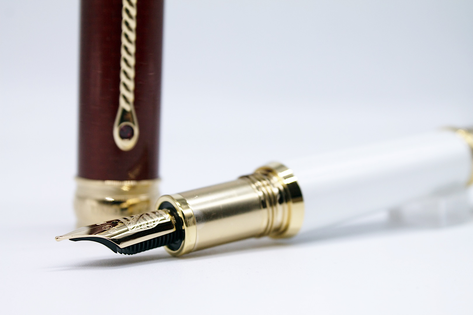 penne a Roma, dove acquistare penne di qualit&agrave; a Roma, scrittoi da scrivania, matite eleganti Roma, Sostituzione di refill, riparazione oggetti da cartoleria a Roma, articoli da scrittura Roma, cancelleria RomaUn oggetto dall'eleganza indescrivibile, la tua penna rappresenta al meglio la tua personalit&agrave;. Selezione per gli appassionati di scrittura a Roma.