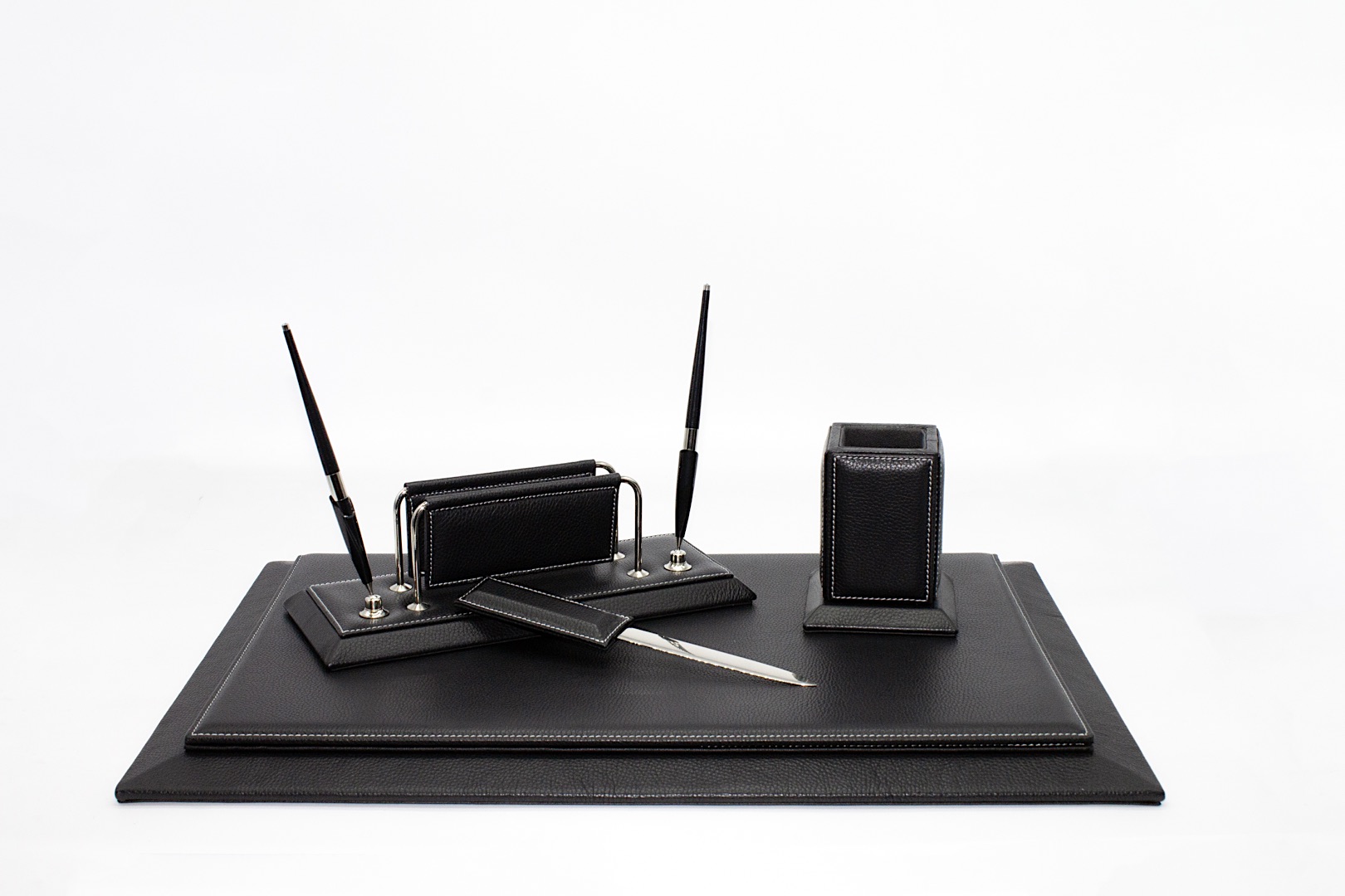 penne a Roma, dove acquistare penne di qualit&agrave; a Roma, scrittoi da scrivania, matite eleganti Roma, Sostituzione di refill, riparazione oggetti da cartoleria a Roma, articoli da scrittura Roma, cancelleria RomaUn oggetto dall'eleganza indescrivibile, la tua penna rappresenta al meglio la tua personalit&agrave;. Selezione per gli appassionati di scrittura a Roma.