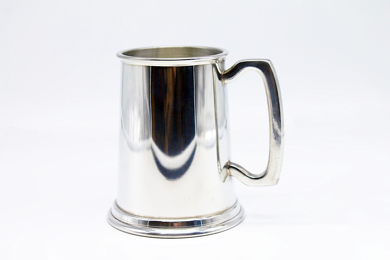 articoli da ufficio Roma, articoli per l'ufficio, agenda in pelle, porta lettere, porta penne da scrivania, tagliacarte, oggetti per l'ufficioOggetti per la personalizzazione del tuo ufficio. I migliori articoli di cartoleria e accessori per l'ufficio con gusto, classe ed eleganza.