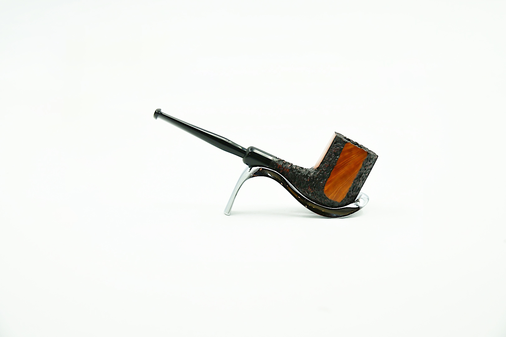 accessori per la pipa Roma, pipa, appassionati di pipa a Roma, porta pipe Roma, manutenzione della pipa Roma, riparazione pipa Roma, Savinelli, pipe in radica, pipe in schiuma, castello brebbiaAccessori e pipe per tutti, dal fumatore esperto a quello alle prime armi. Una vasta selezione di opzioni per tutti i gusti.